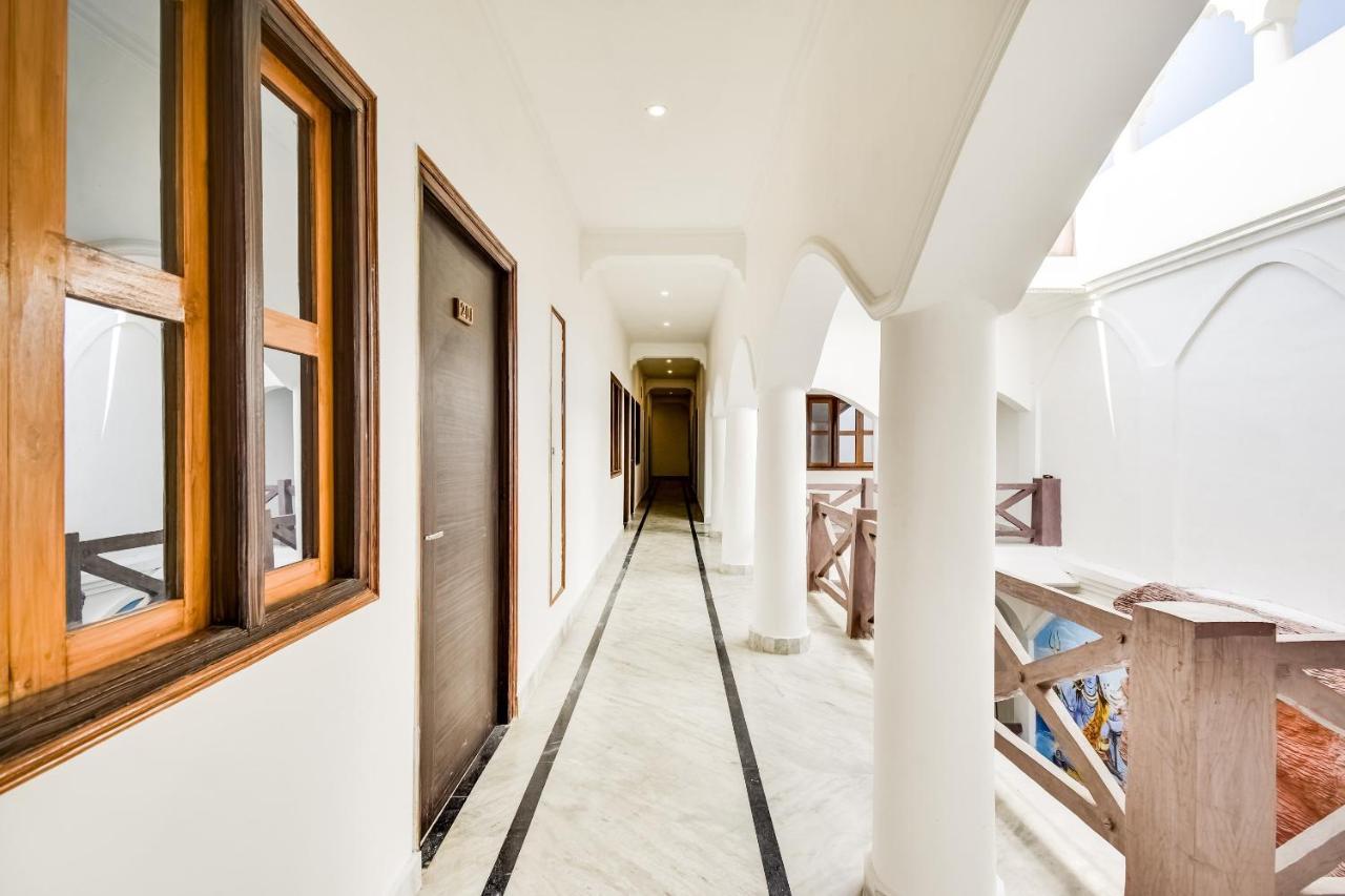 Capital O 23129 Chelsea Palace Khajurāho Exterior foto